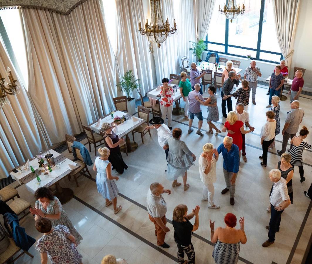 Boutique Odyseja & Spa Ciechocinek Exterior foto The 2012 opening of the renovated hotel