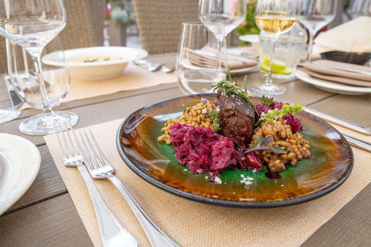 Boutique Odyseja & Spa Ciechocinek Exterior foto A plate of food